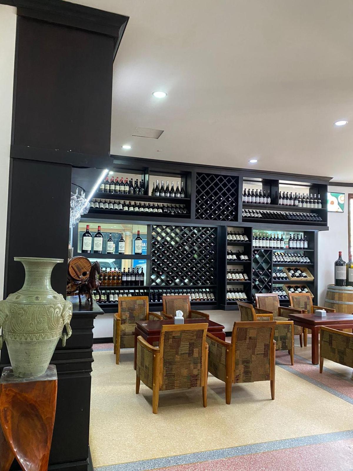 Subinh Hotel And Restaurant Pakse Exterior foto
